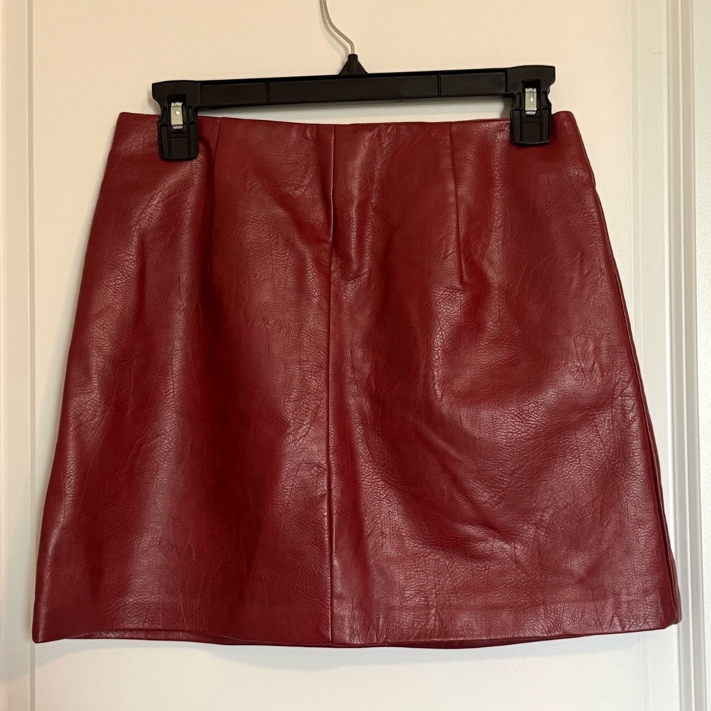 Elegant Deep Maroon Red Leather Skirt - Picture 6 of 7